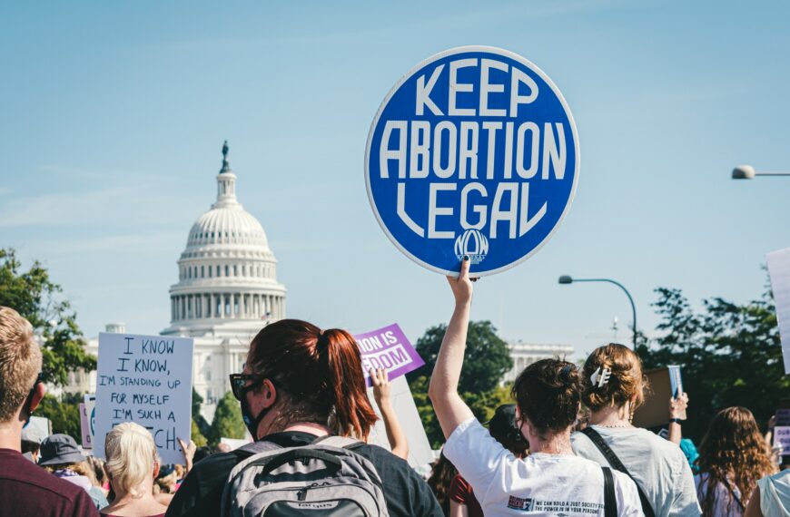 Top Articles on Overturning Roe v. Wade